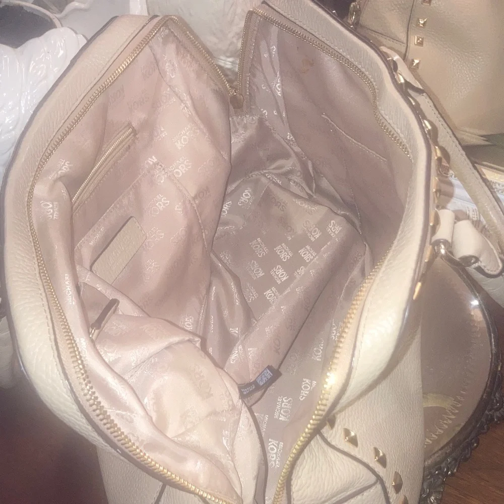 Genuine Micheal Kors Sandrine Large  Leather  Satchel Studded Cream Handbag - Picture 10 of 15